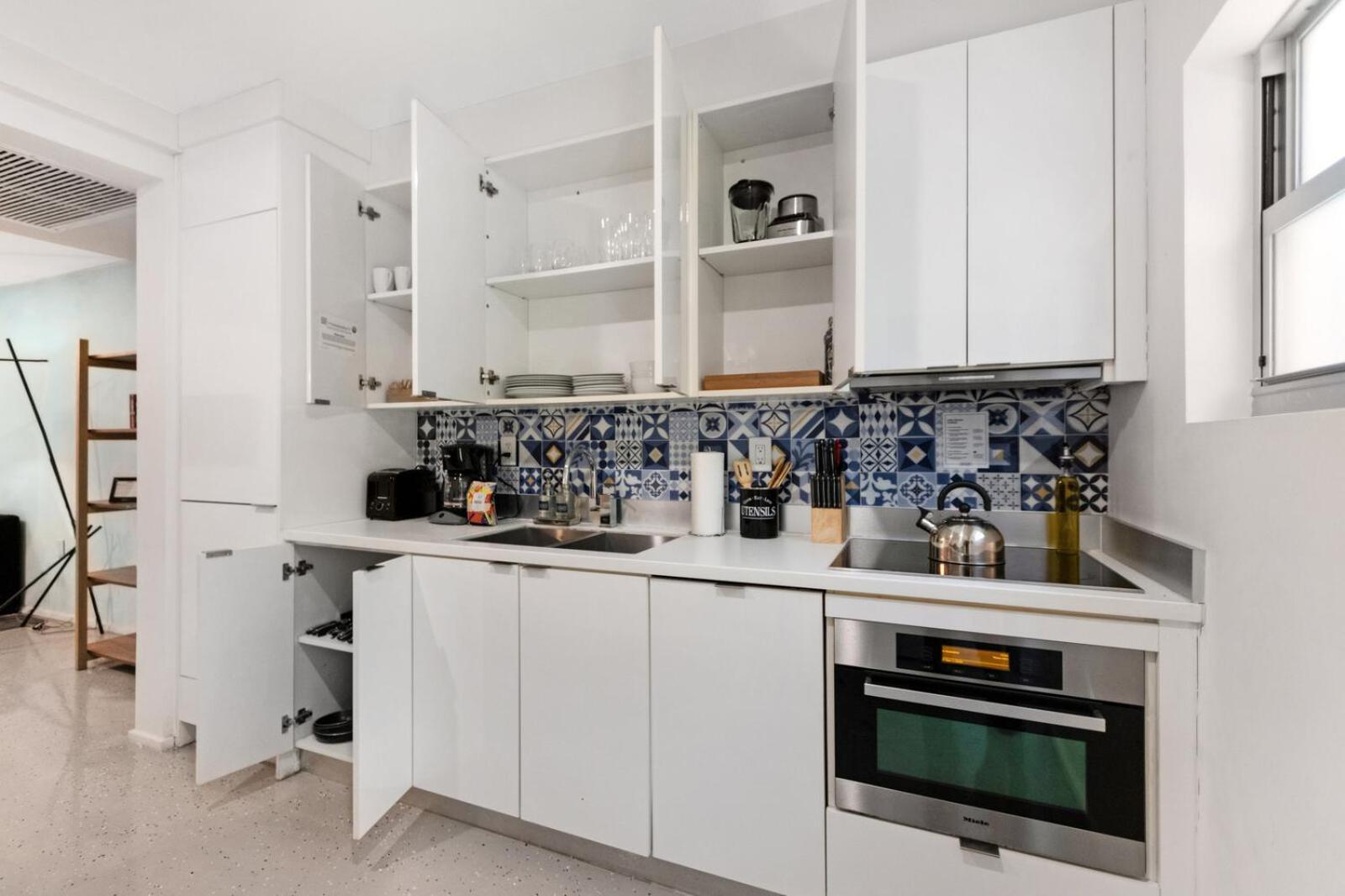 Roami At 250 Collins Appartement